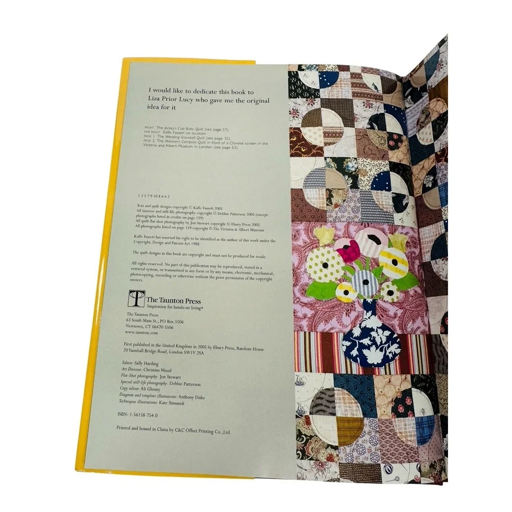 Kaffe Fassett's Museum Quilts Designs Inspired‎ by the Victoria and Albert M.